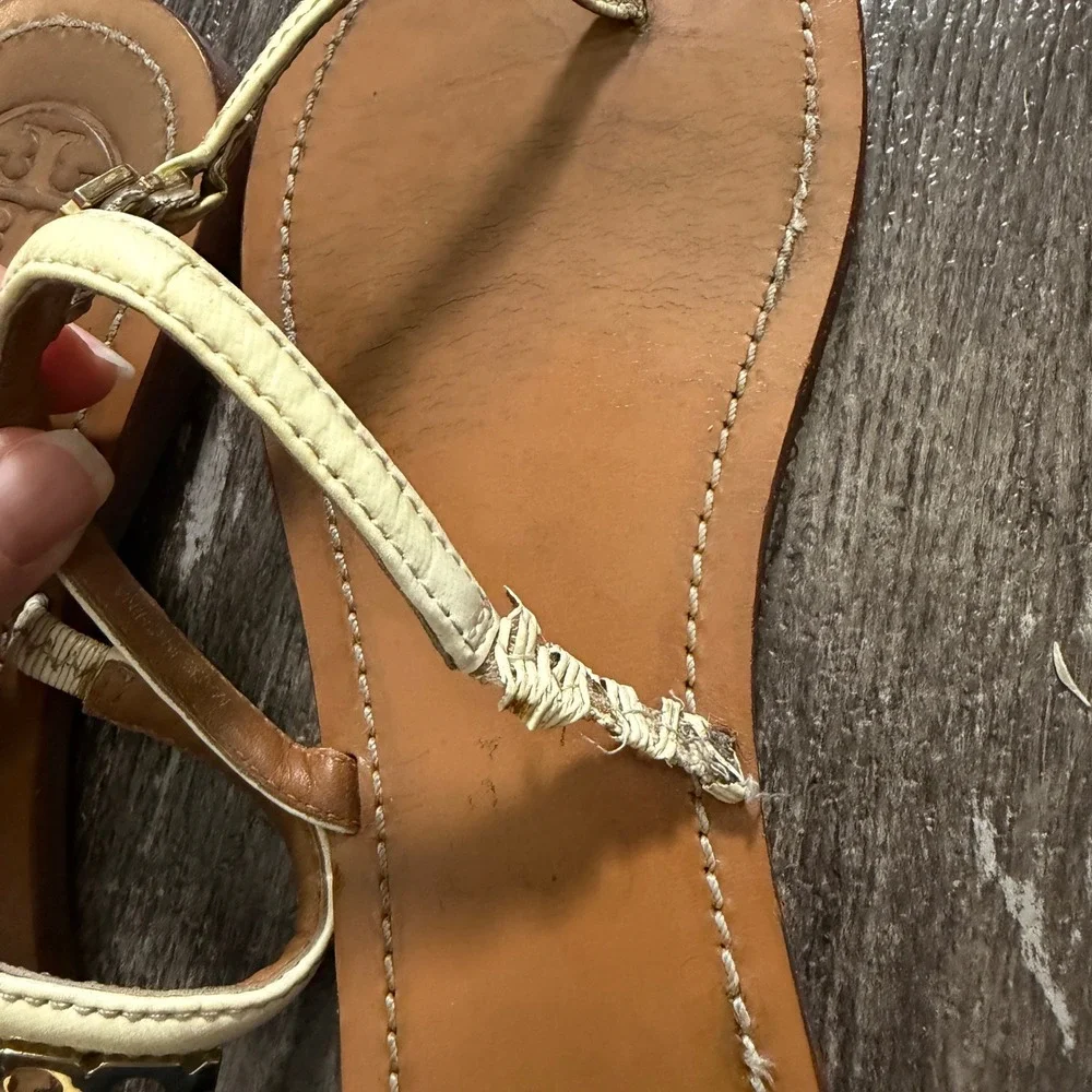 Tory Burch Miller Flip Flops Sandals Women Size 7.5 Cream Beige Gold Logo